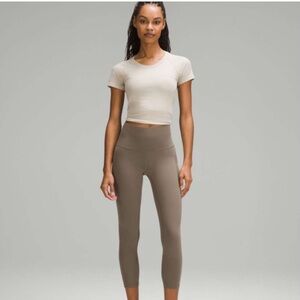 Wunder Train HR Crop 23”